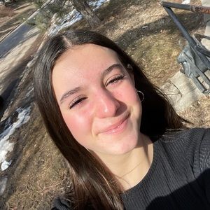 Meet your Posher, Davienne